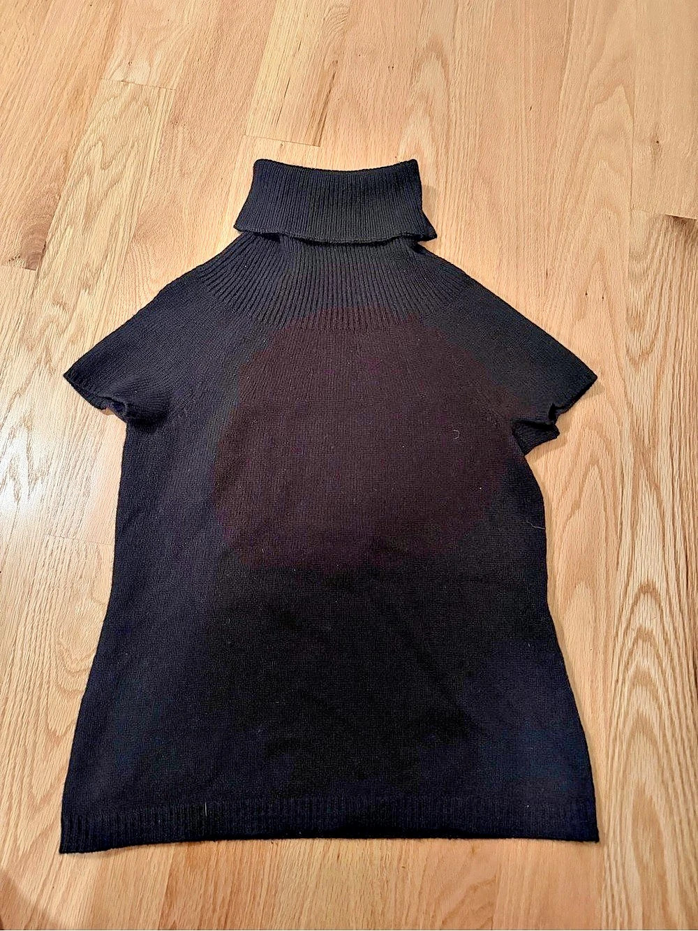 Elie Tahari Bergdorf Goodman Black Cashmere short sleevedTurtleneck Sweater Size